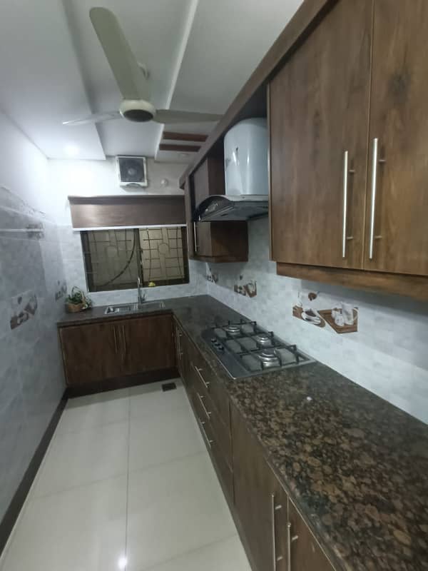 01 KANAL LIKE NEW FURNISHED LOWER PORTION AVAILEBAL FOR RENT IN BAHRIA TOWN LAHORE 23