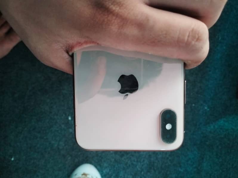 iPhone xs max pta approved 64 gb very good condition 3