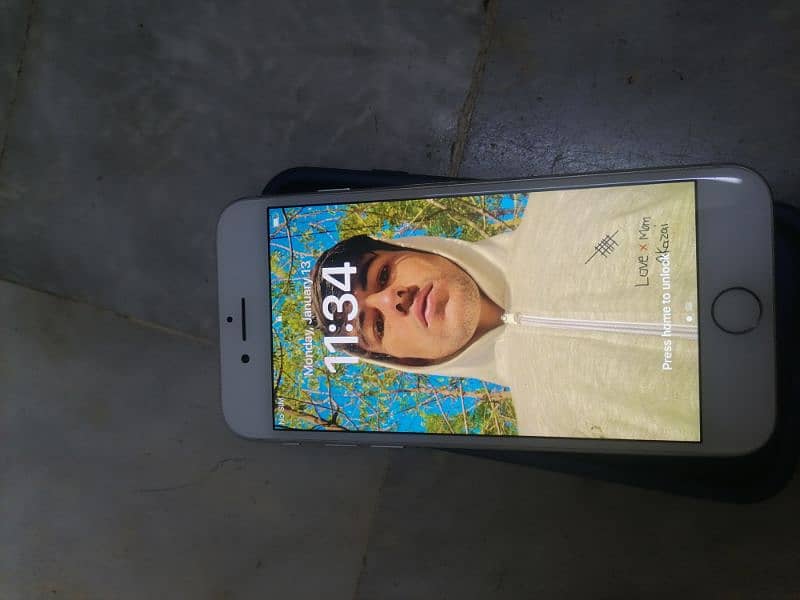 Iphone 8 10/9 Condition Non Pta Urgent Selling 0