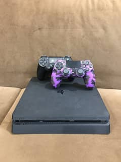 PS4 Slim 1TB, 2 Controller, 4 Games Included