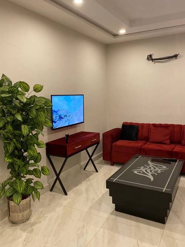 1 BED FULLY FURNISH APARTMENT AVAILEBAL FOR RENT IN BAHRIA TOWN LAHORE 2