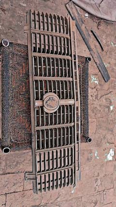 Toyota Crown 1980/82 front grill