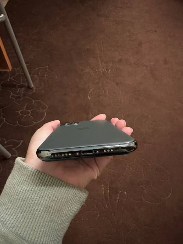 9/10 condition iPhone 11 Pro 2