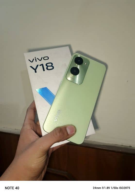 vivo y18 6/128 with complete box with 8 month warranty 0