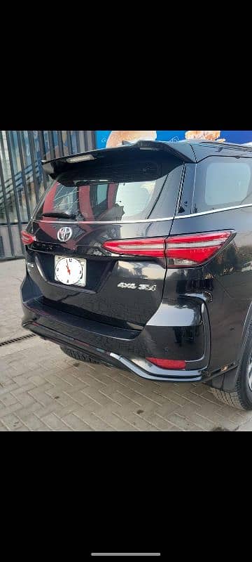 Toyota Fortuner Legender 2023 3