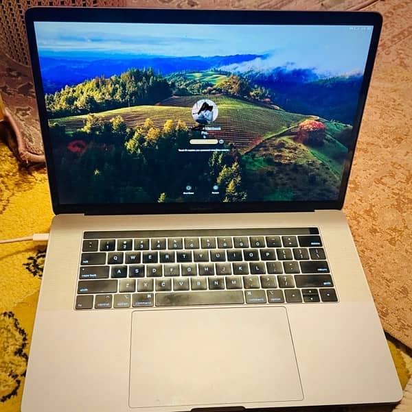 MacBook Pro 2018 15” touch bar 16/512gb 0