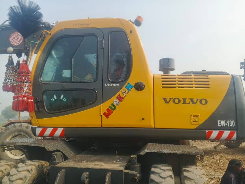 valvo excavator sadi Model 2003 Pakistan 2017 1