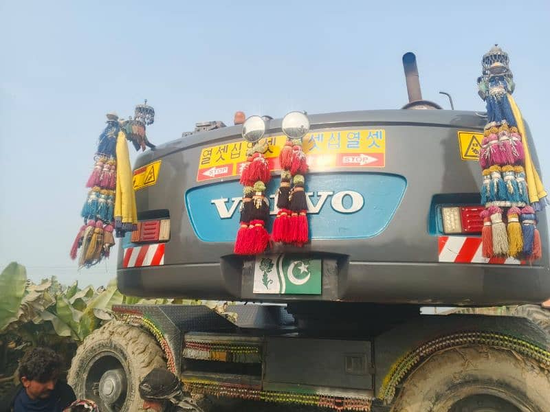 valvo excavator sadi Model 2003 Pakistan 2017 2