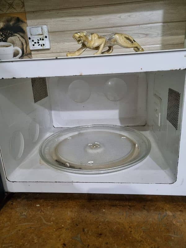 DAWLANCE MICROWAVE OVEN 46 litre only heat gun problem all ok 1