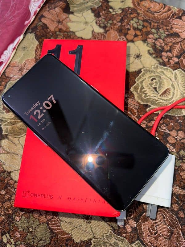 One plus 11 5g pta approved Dual Sim  16gb ram 256 gb space urgent sel 1