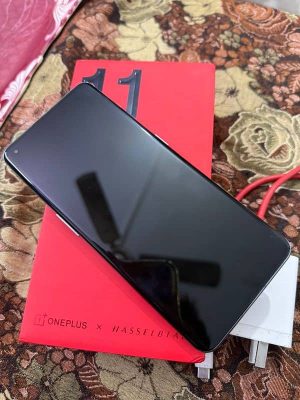 One plus 11 5g pta approved Dual Sim  16gb ram 256 gb space urgent sel 4