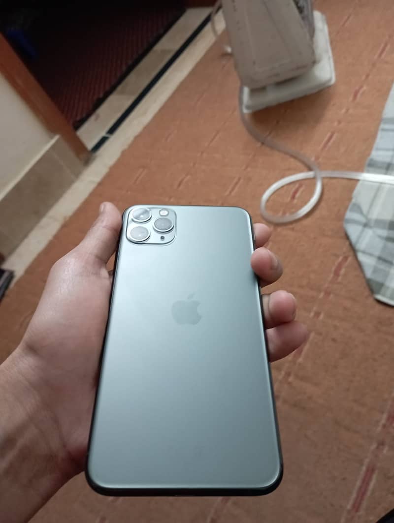 Apple iPhone 11 Pro Max 2