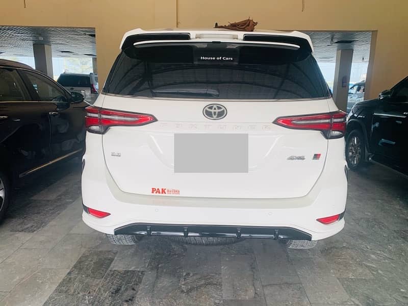 Toyota Fortuner 2023 3