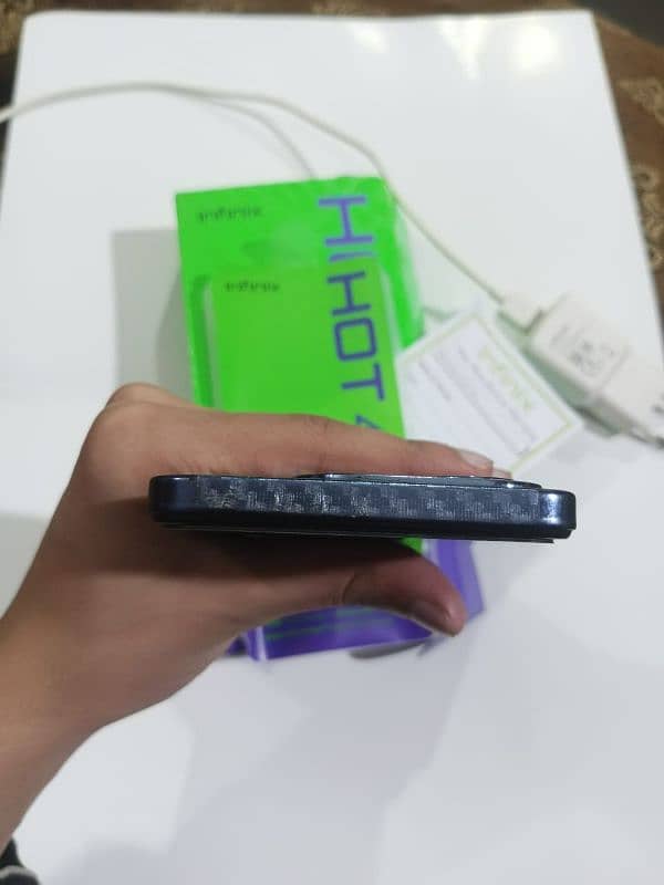 Infinix hot 40i 6