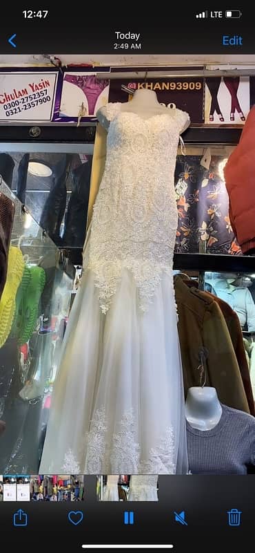 White wedding dress 0