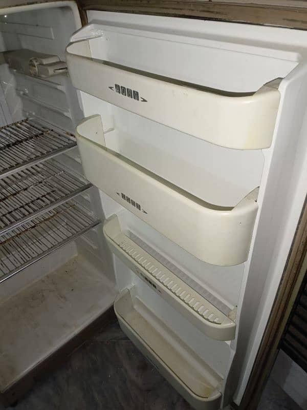 dawlance fridge 1