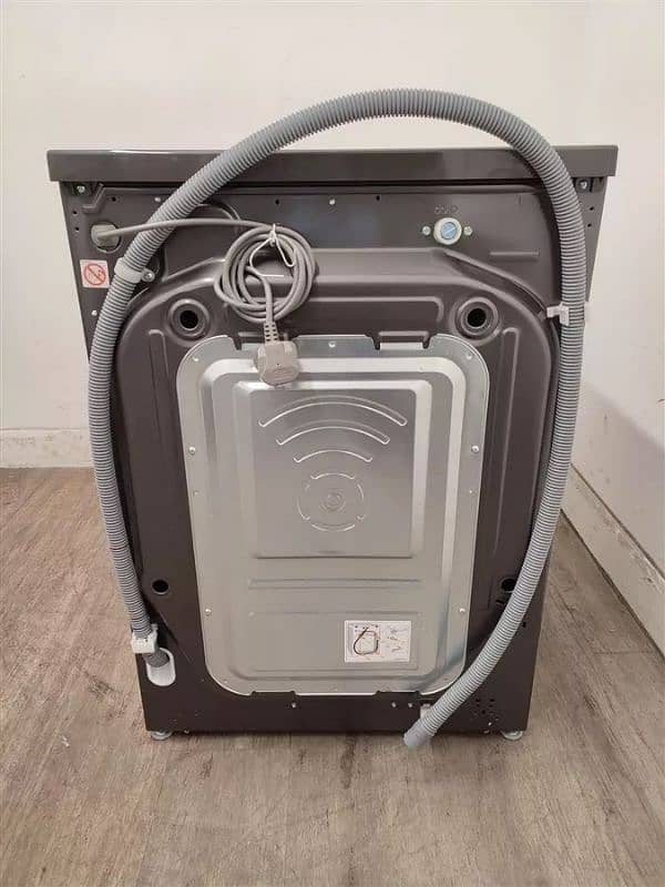 LG 9KG automatic washing machine 10/10 condition. 2