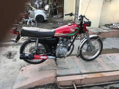 I'm selling my honda 125 in lush condition