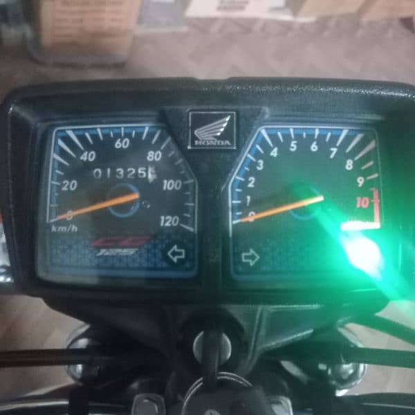 Honda 125 Karachi number excellent and zero meter condition 3