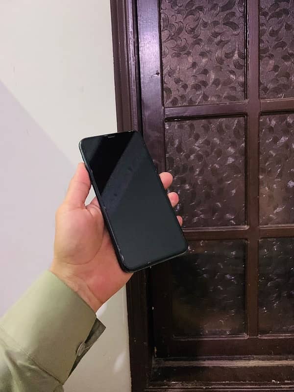 iphone 11 pro max 64gb pta apprved 3