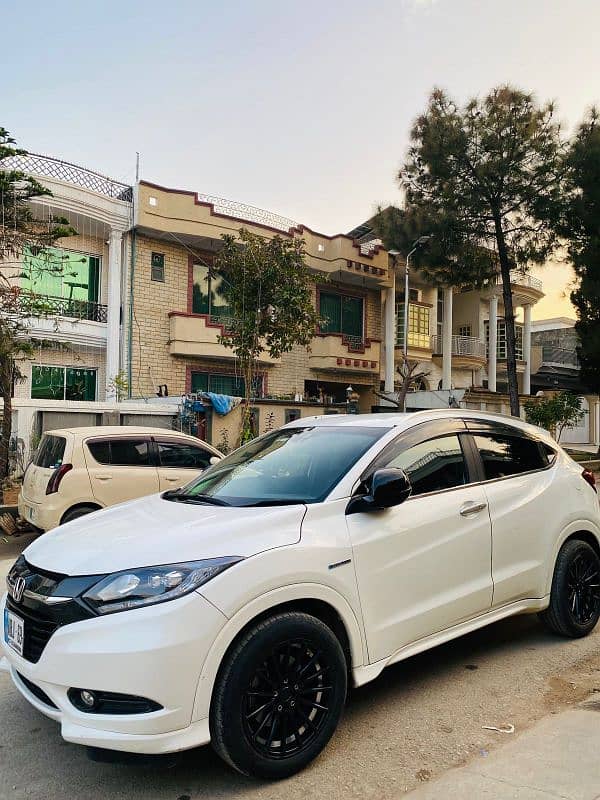 Honda Vezel 2016 Z package Pearl white Total Genuine body 0