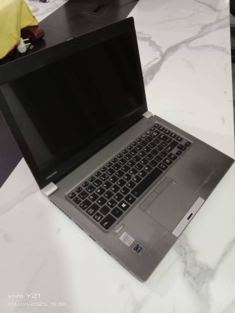 Toshiba Tecra Z40-A Laptop – i5 4th Gen | 16GB RAM | 256GB SSD 1