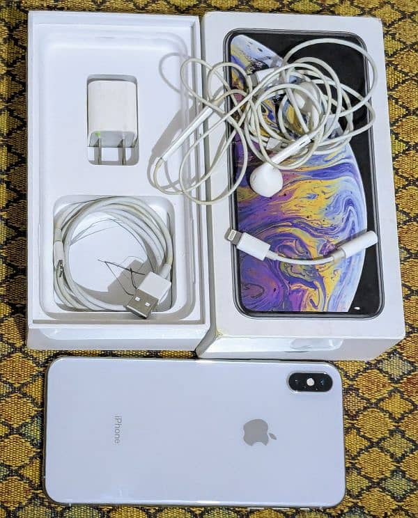 Iphone XS Max / Complete Box / PTA Approved 0