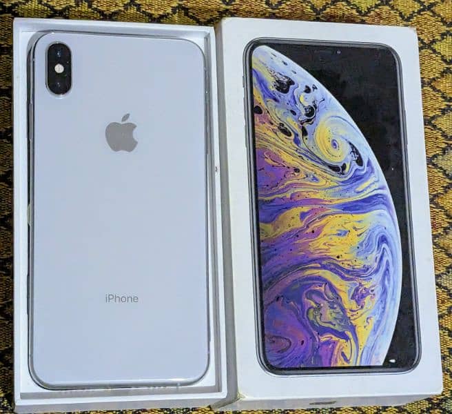 Iphone XS Max / Complete Box / PTA Approved 1