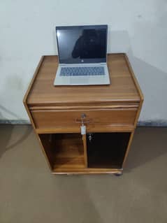 Urgent sae Computer Trolley just 2500