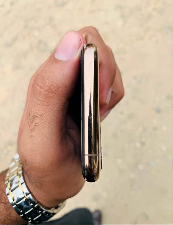 iPhone 11pro jv 64gb urgent sale need cash 1