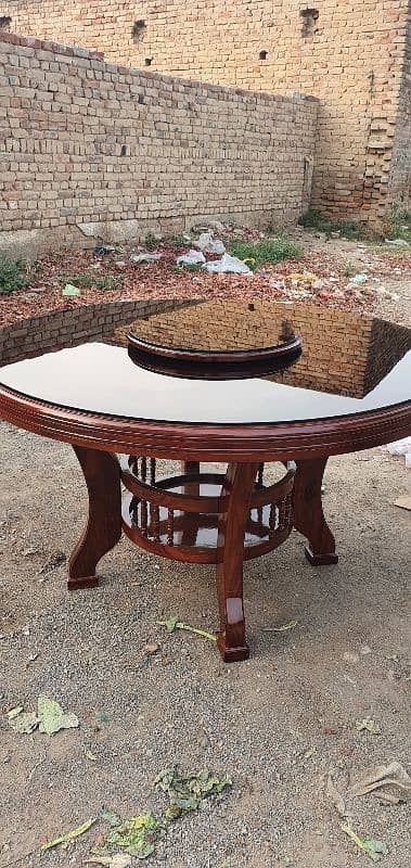 round dinning table 2