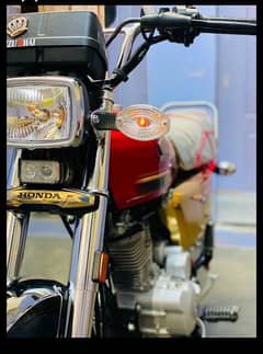 Honda 125 2024 Self Gold Edition