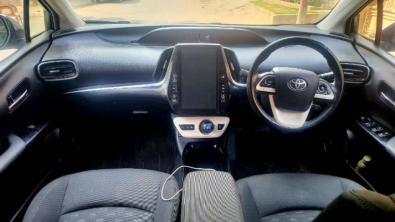 Toyota Prius PHV Model 2017/20 - Unregistered 12