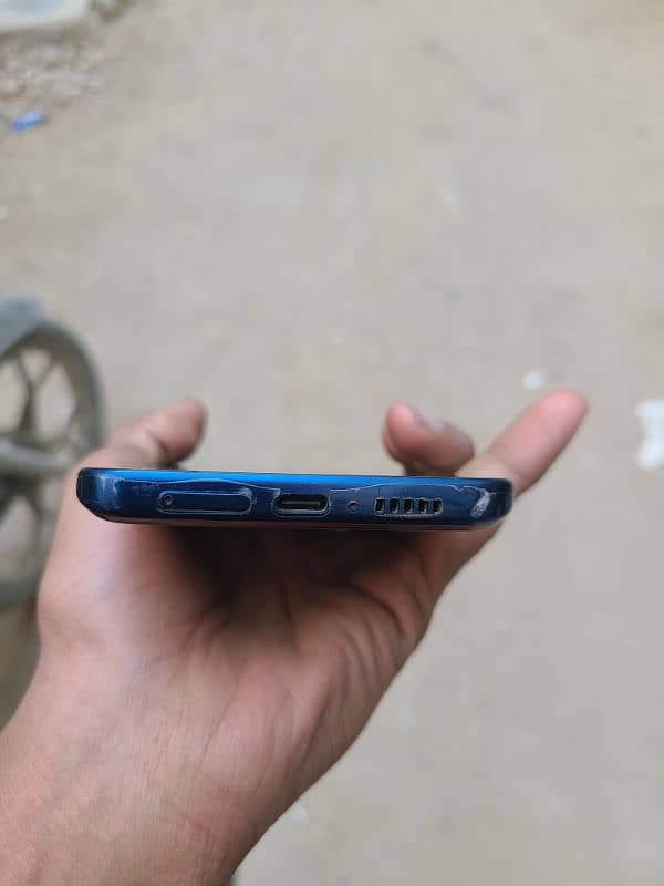 Motorola edge 2021 contact Whatsapp 03175647979 1