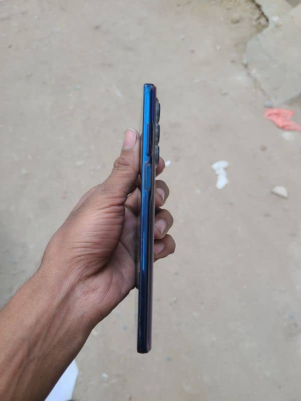 Motorola edge 2021 contact Whatsapp 03175647979 2