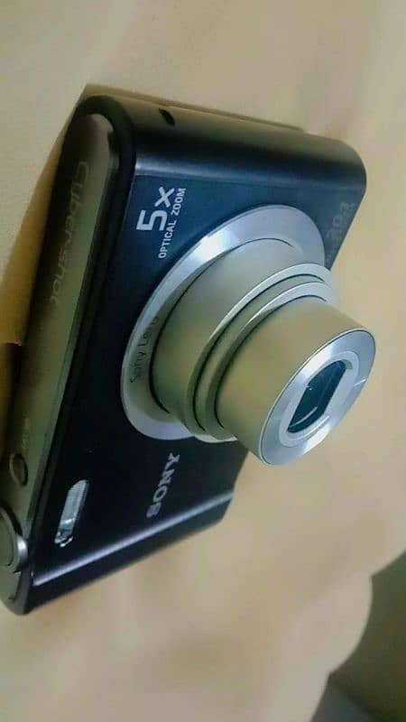 Sony 5x 20.1 megapixal 2