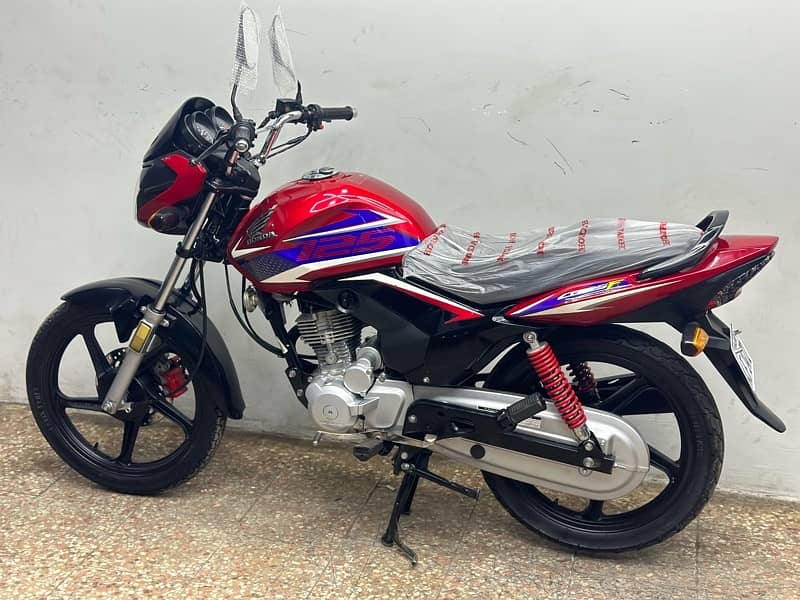 honda cb125f 2021 model ( golden num 1472 ) 4