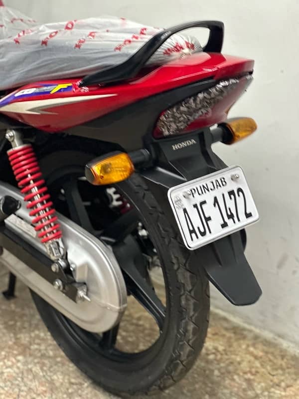 honda cb125f 2021 model ( golden num 1472 ) 6