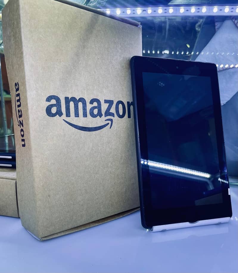 AMAZON TABLET AMERICAN WITH BOX 1