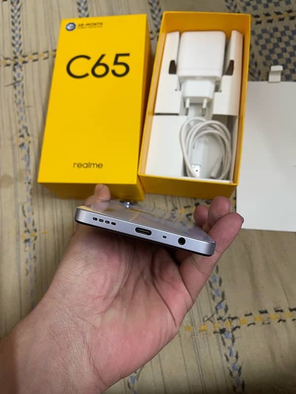 Realme C65 7