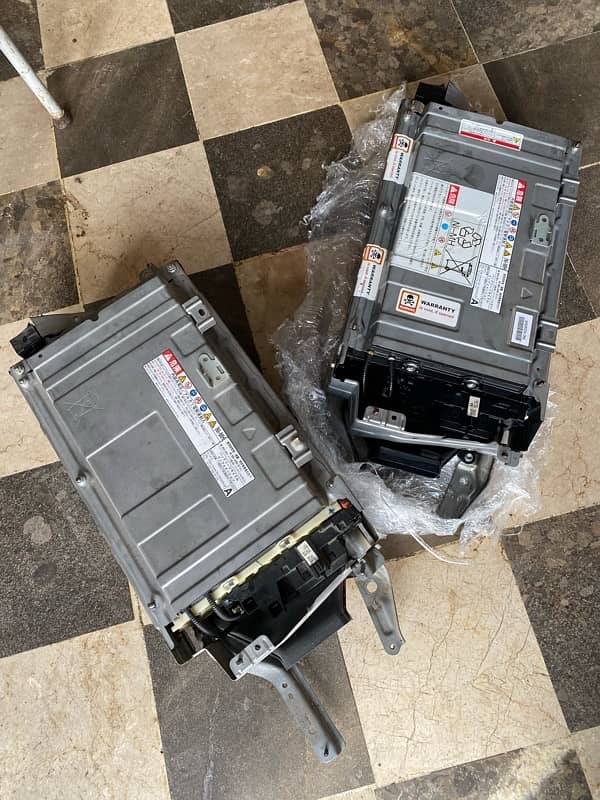 Prius Aqua Axio Fielder Vitz Hybrid batteries 4