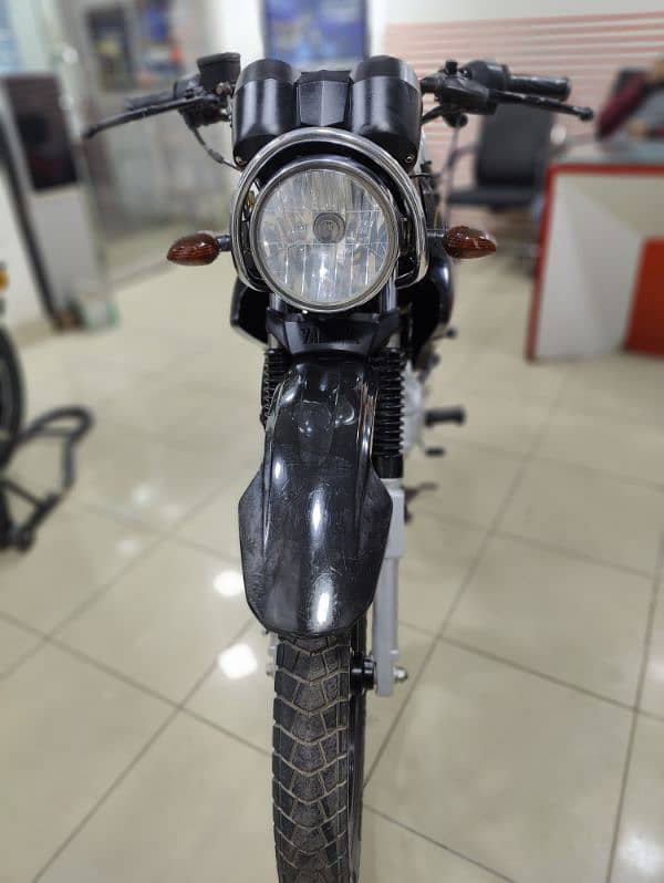 Yamaha YBR-G BLK colour 7