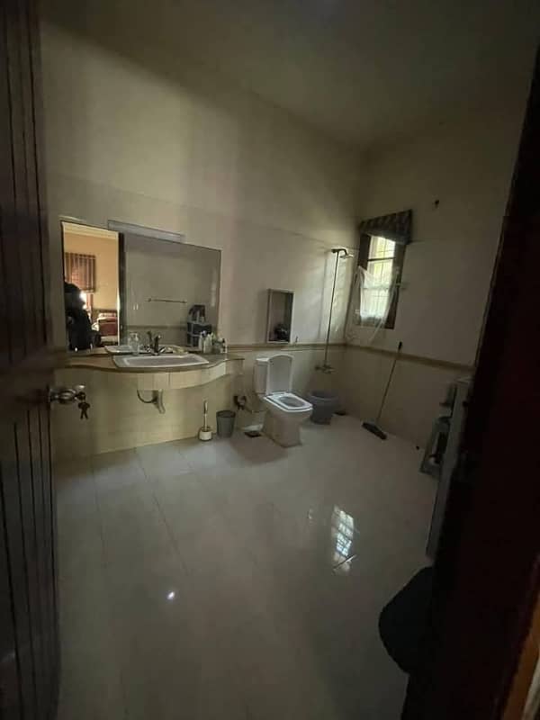 500 Sqyd Main Bahria Upper Portion For Rent In DHA Phase 7 12