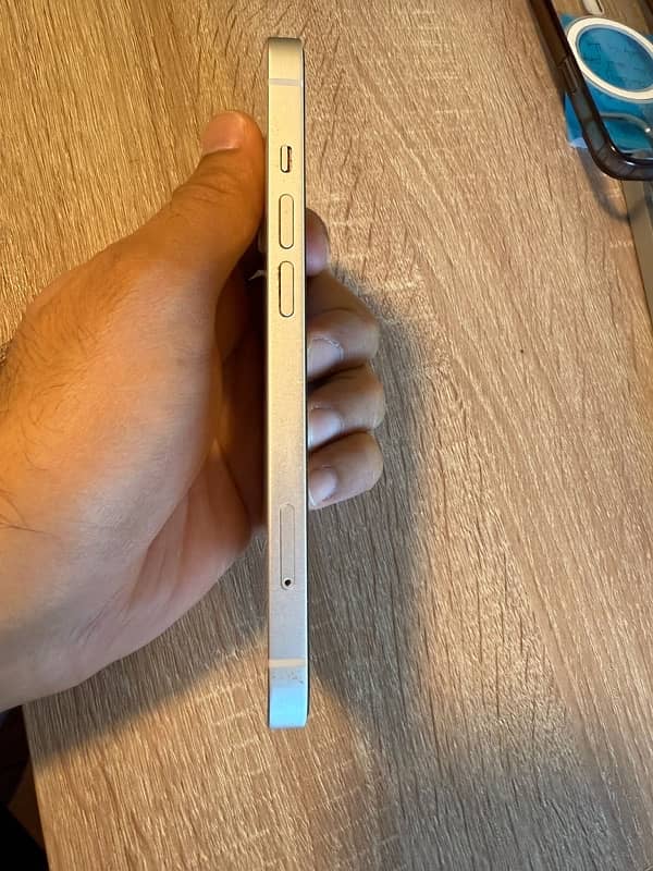 iPhone 13 128GB 10/10 Factory Unlock FU 7