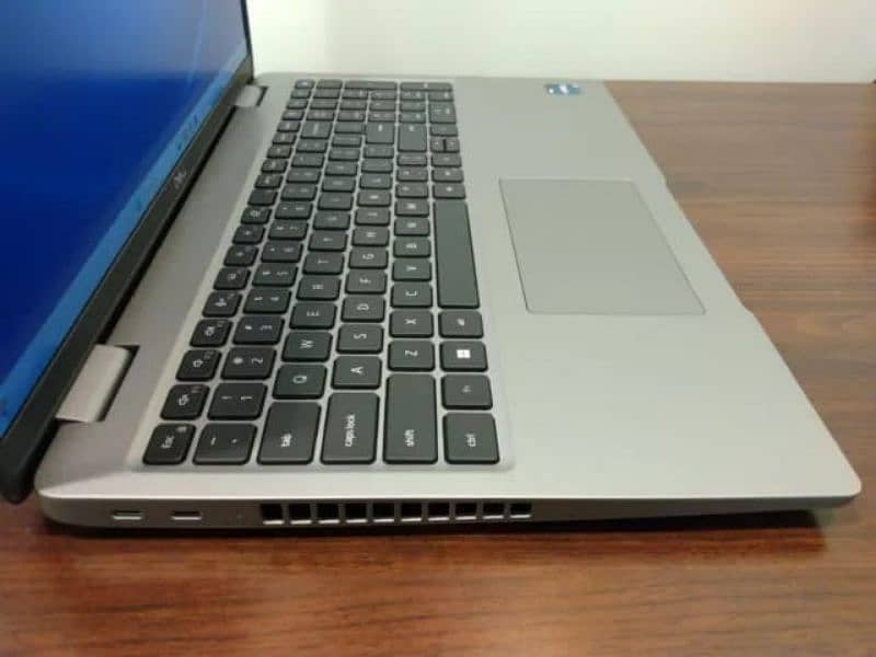 Dell Latitude 5540 Core i7 (vPRO ) 13th Gen/ P Series  DDR5 Ram Laptop 2