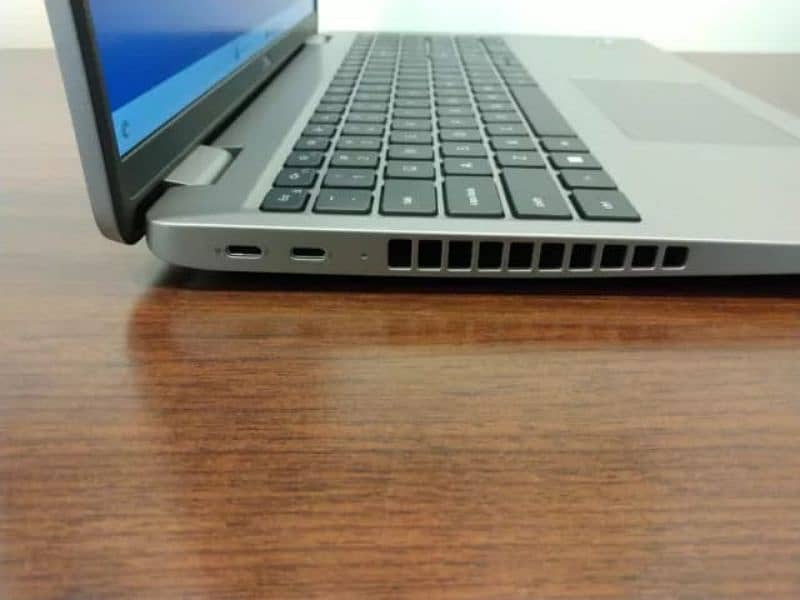 Dell Latitude 5540 Core i7 (vPRO ) 13th Gen/ P Series  DDR5 Ram Laptop 3