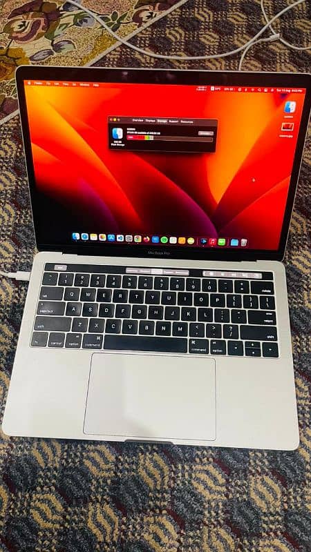 Macbook pro 2016 i7 3.3ghz processor 16gb ram/512gb ssd 0