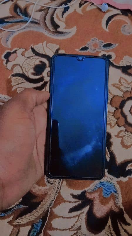 VIVO 1906 with box and charger condition 10/10 0