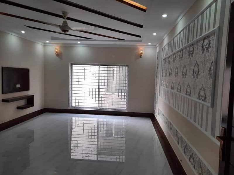 10 marla 2bed superb lower portion in wapda town F-2 block 6