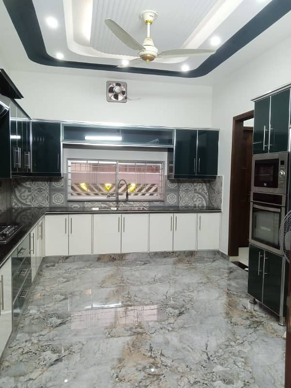 10 marla 2bed superb lower portion in wapda town F-2 block 13